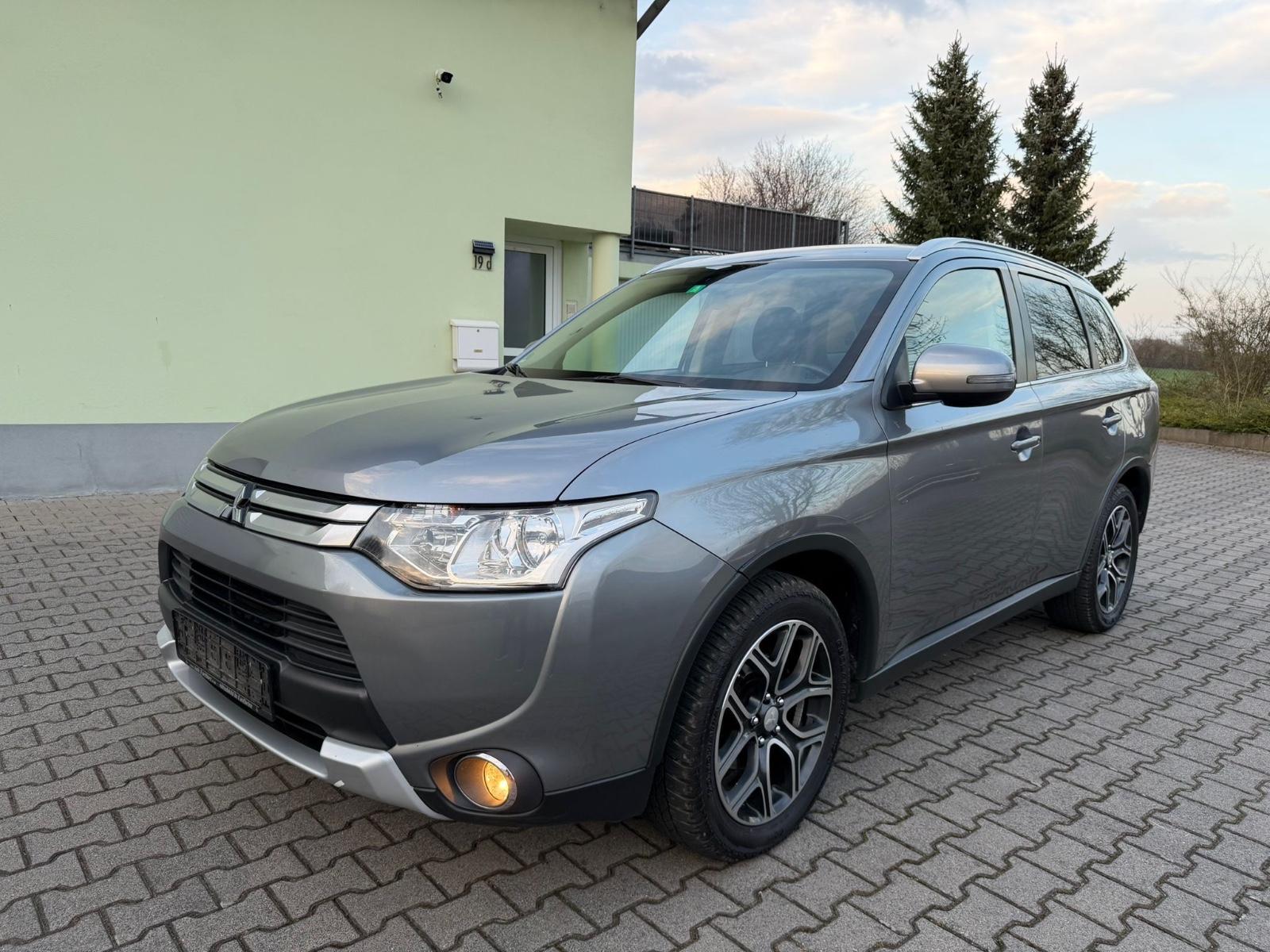 Mitsubishi Outlander  Kollektion+ 4WD Leder Navi Kamera