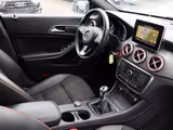 Mercedes-Benz CLA 200 Shooting Brake 1.6 Urban AHK BI-Xenon NA - Mercedes-Benz 6x6