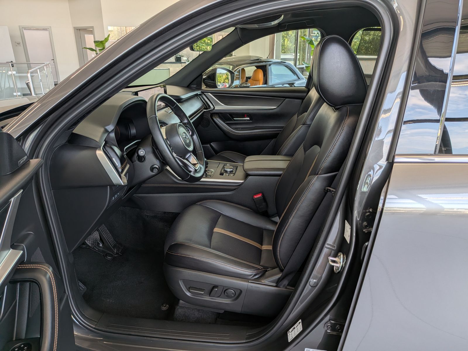 Vehicle image Mazda CX-80 3.3L E-SKYACTIV D 254 HOMURA+ 7-seat Pano