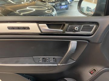 Volkswagen Touareg 4.2 TDI 4-Motion DSG *NAVI*ACC*AHK*LED*