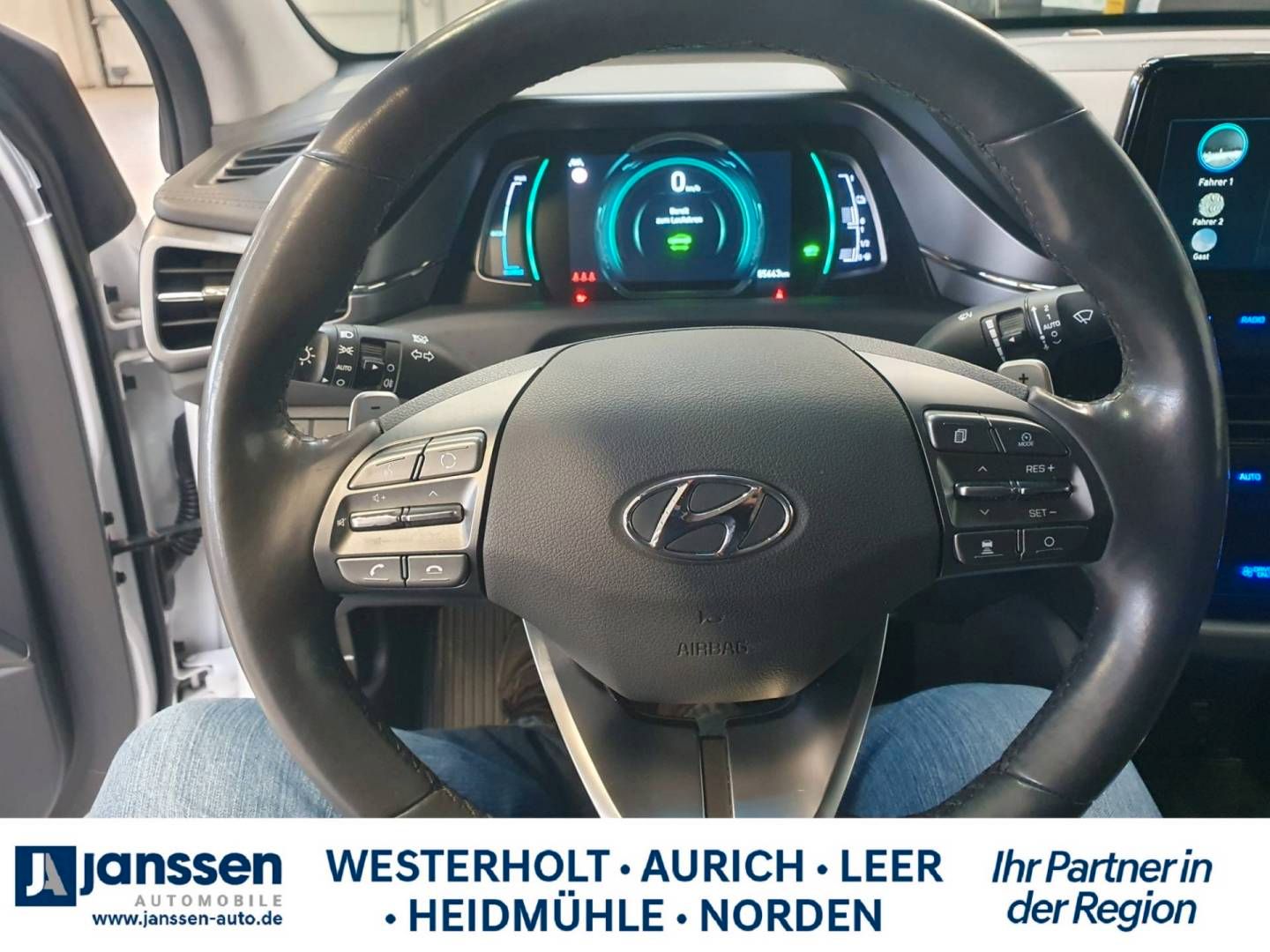 Fahrzeugabbildung Hyundai IONIQ Facelift Hybrid PREMIUM-Paket, Glasschiebe