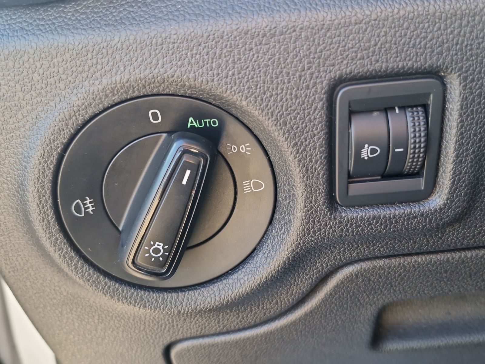 Fahrzeugabbildung SKODA Fabia Active 1.0 LED SH