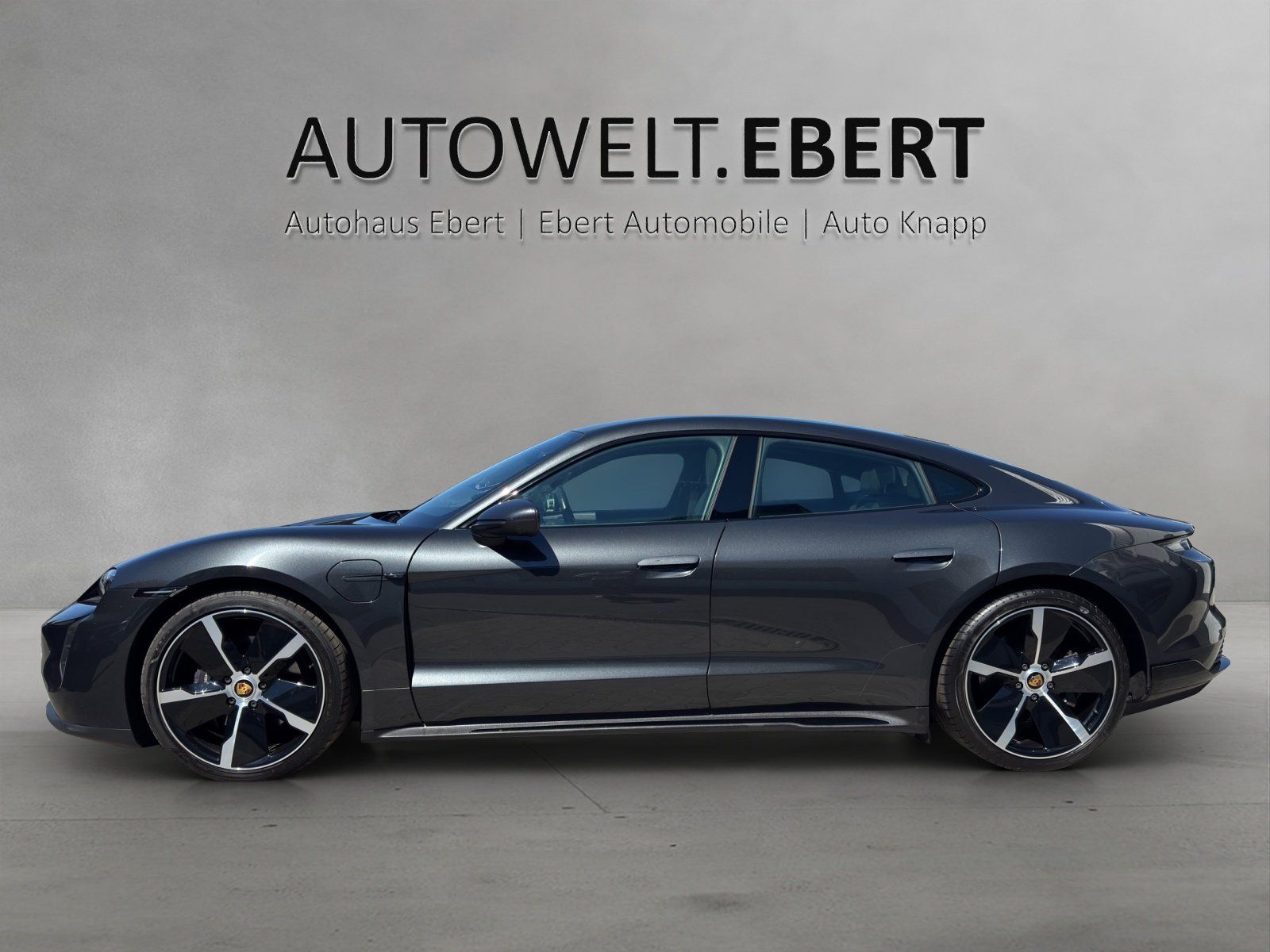 Fahrzeugabbildung Porsche Taycan Plus/SPORT-DESIGN/PASM/PANO/WÄRMEPUMPE/