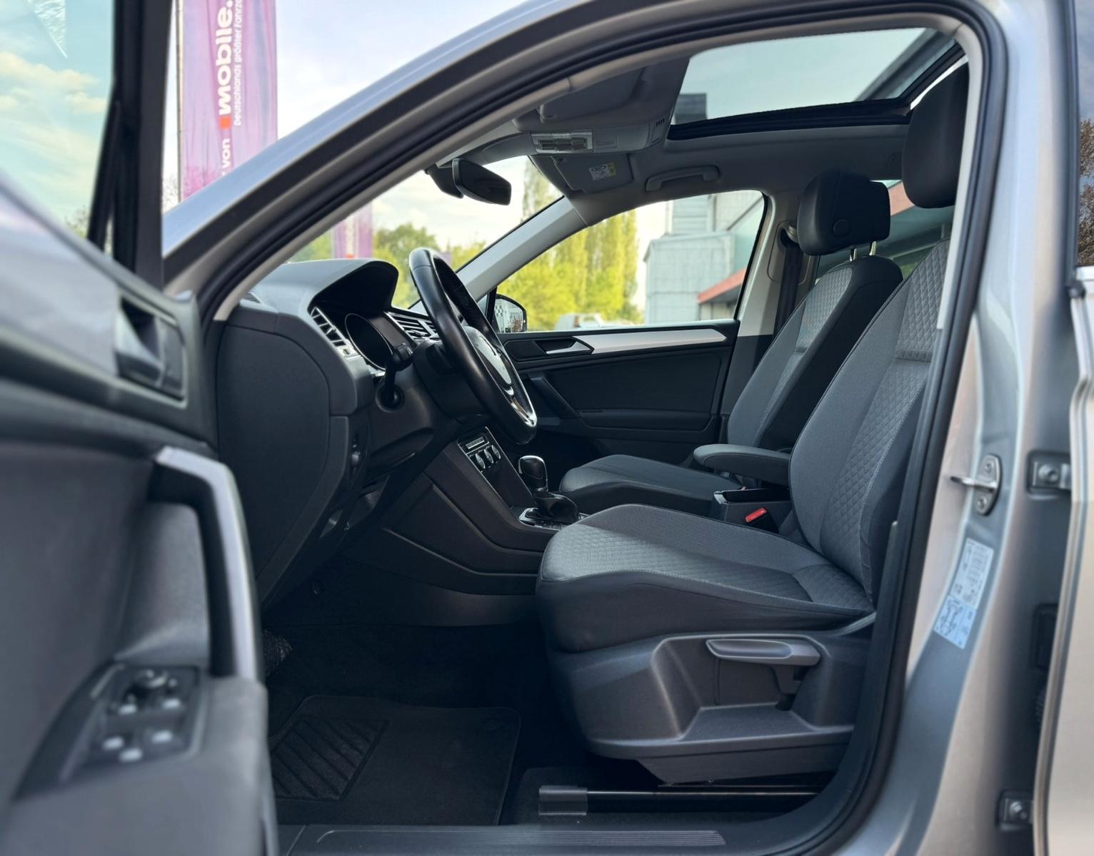 Volkswagen Tiguan R-Line 4Motion/1.HAND/LED/PANO/SCHECKHFT