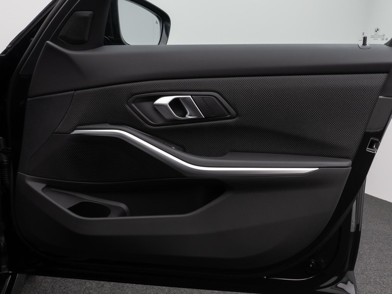 BMW 3 Series i Alarm DAB Kamera GeschwindigReg Sportlenkrd, миниатюра 30