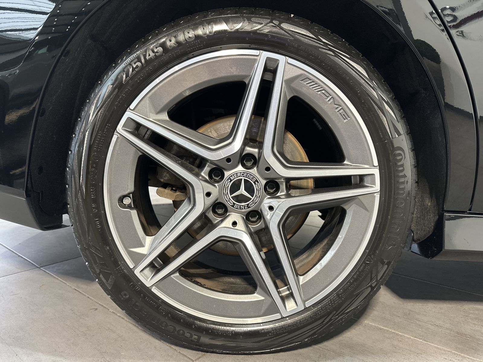 Fahrzeugabbildung Mercedes-Benz CLA 220d Shooting Brake AMG-Line NAV+KAM+18ZO+PP