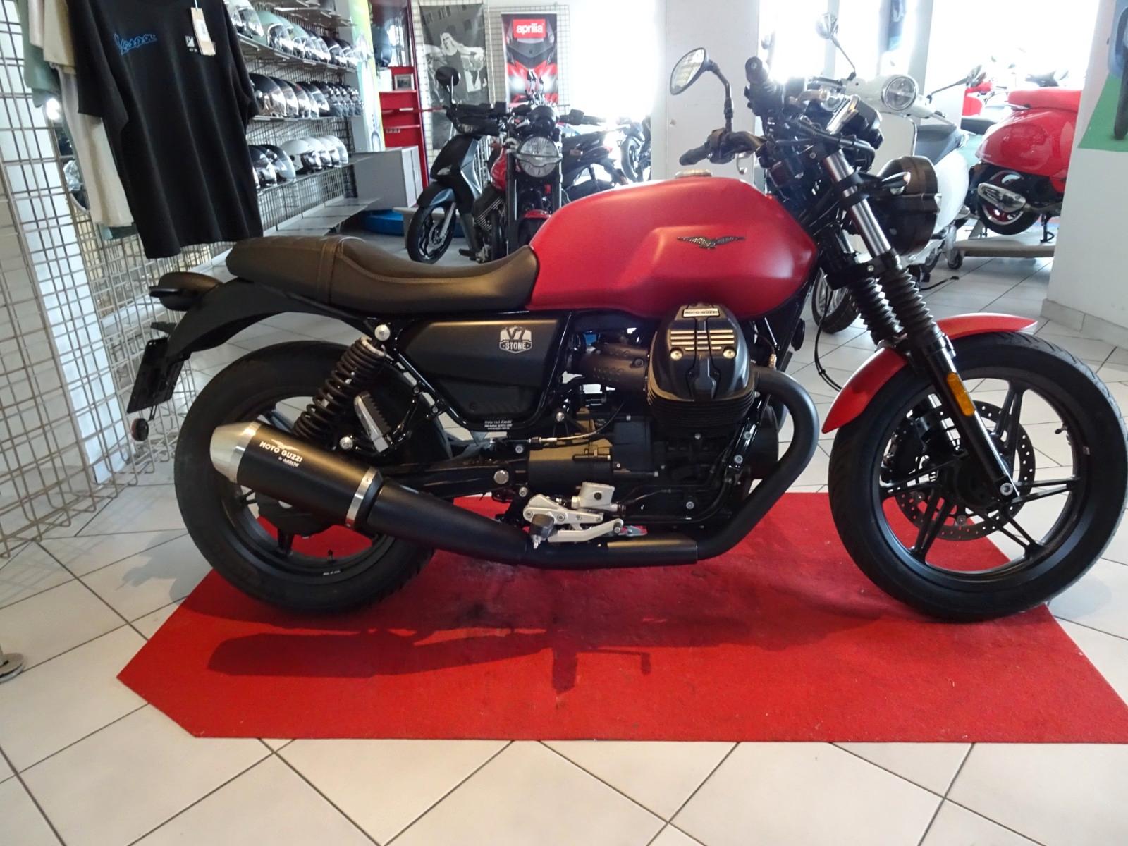 Moto Guzzi V 7 Stone mit ORIGINAL-SPORTAUSPUFF-