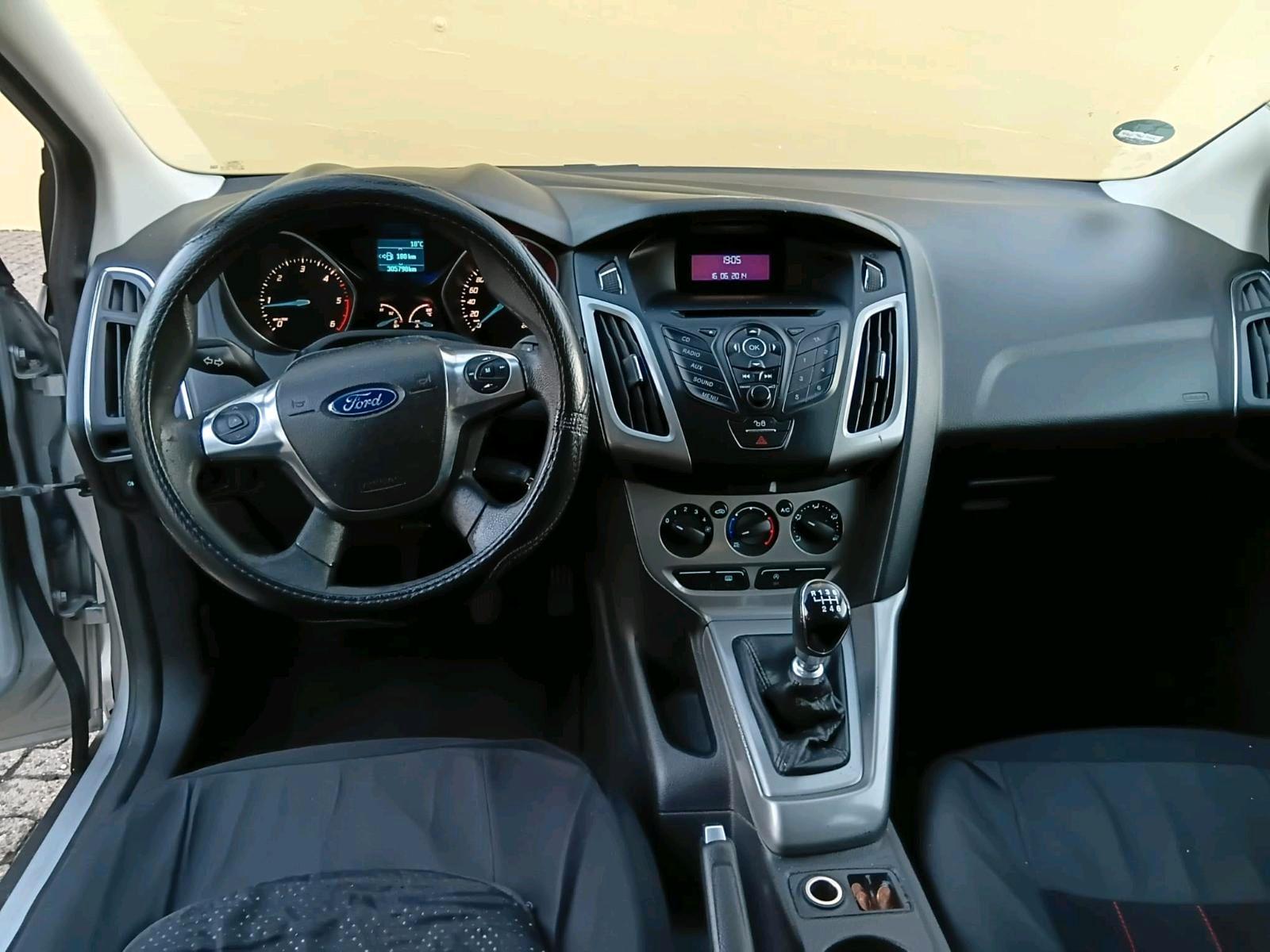 Ford Focus 2011 — engine 116 HP (85kW)