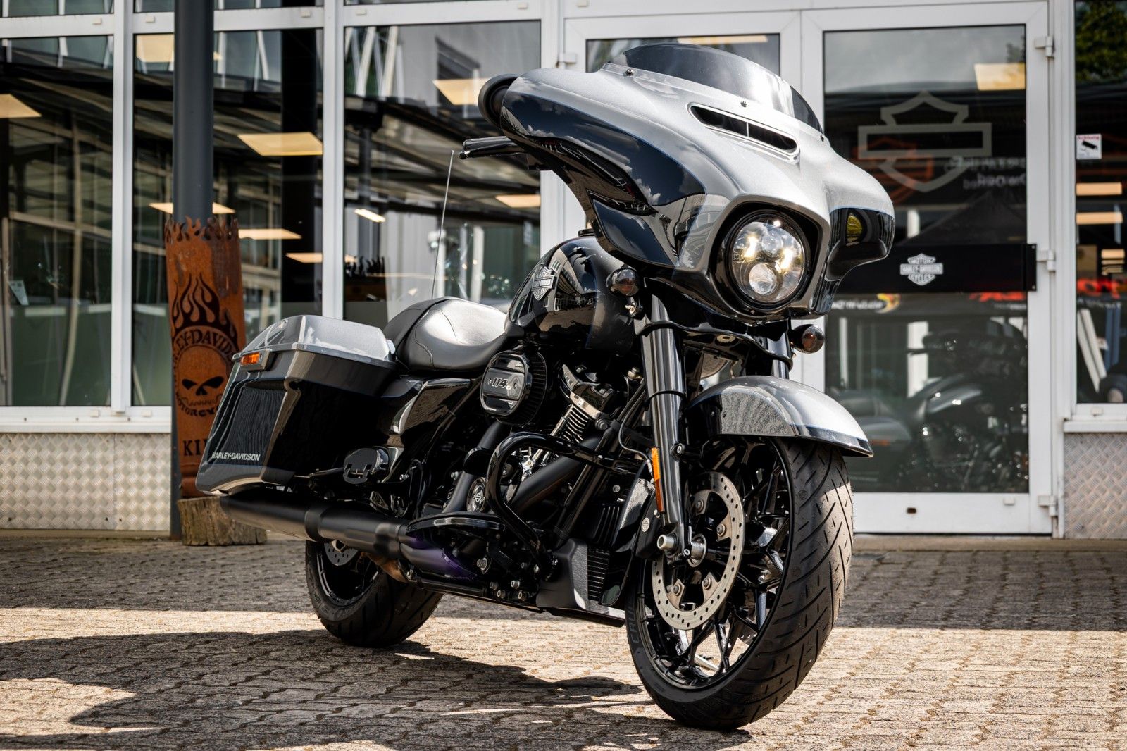 Fahrzeugabbildung Harley-Davidson Street Glide Special FLHXS