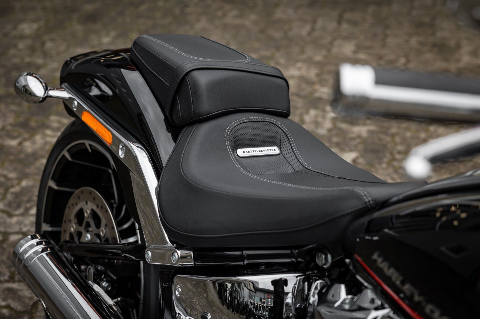 Fahrzeugabbildung Harley-Davidson FXBR Breakout 117 cui MY24 - JEKILL & HYDE