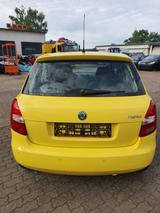 Skoda Fabia 1.4 16V 74 kW Ambiente Hatchback Ambiente - Skoda Fabia: Gelb