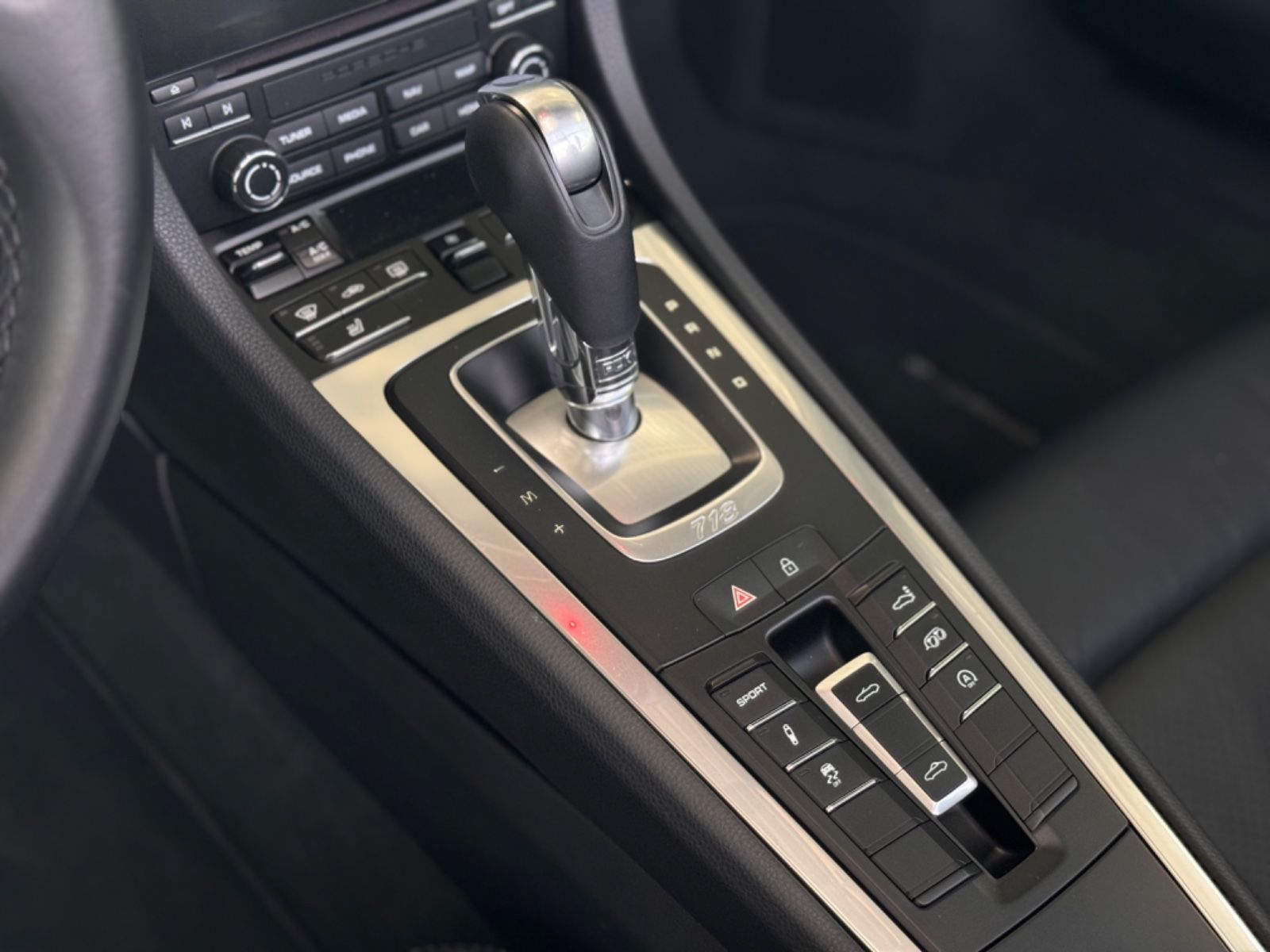 Fahrzeugabbildung Porsche 718 Boxster 2.0 "Bi-Xenon PASM Sport-Auspuff"
