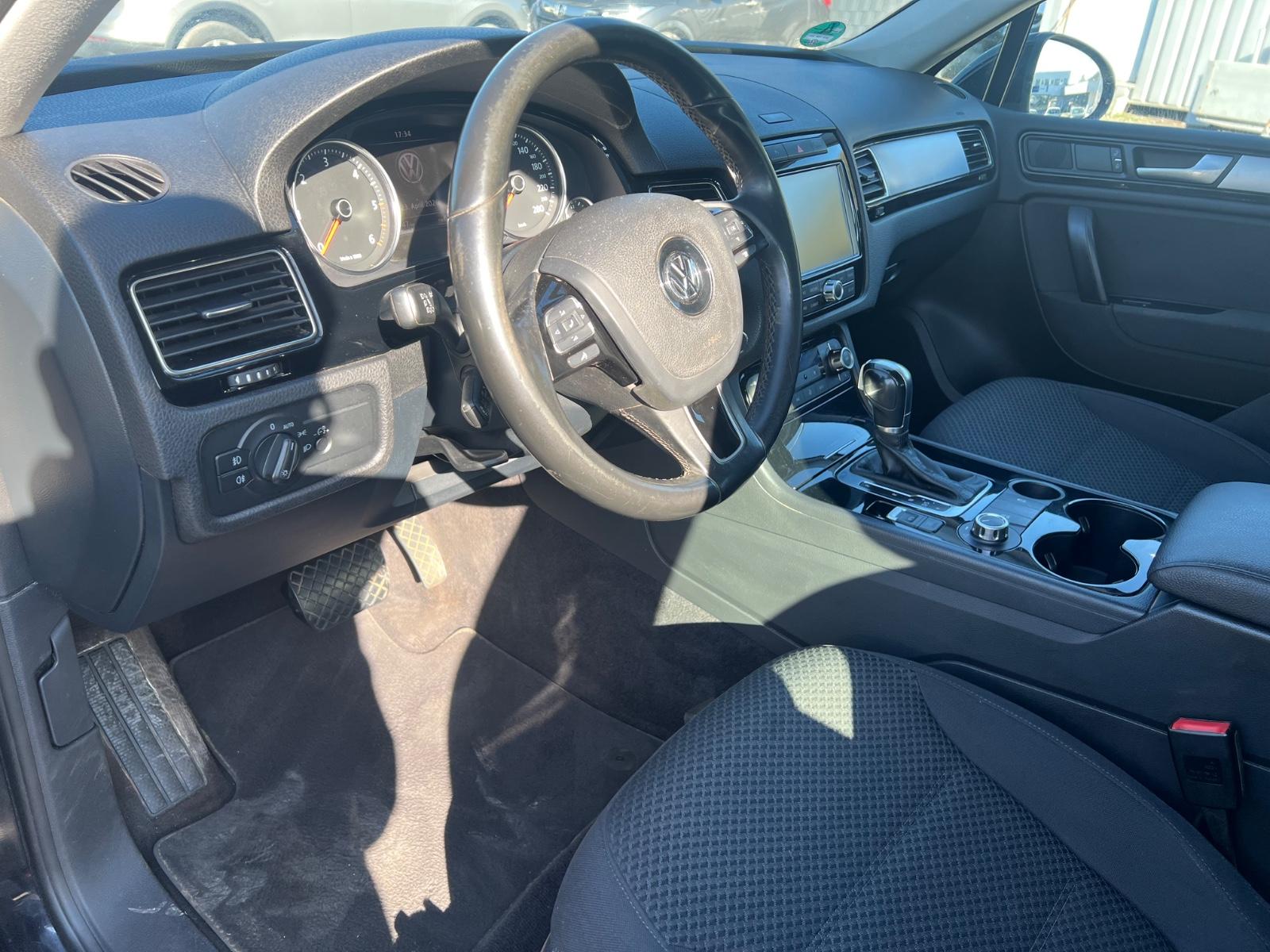 Volkswagen Touareg V6 TDI 245ch - 1 ère main - Carnet entretien - Attelage - Navi - Clim