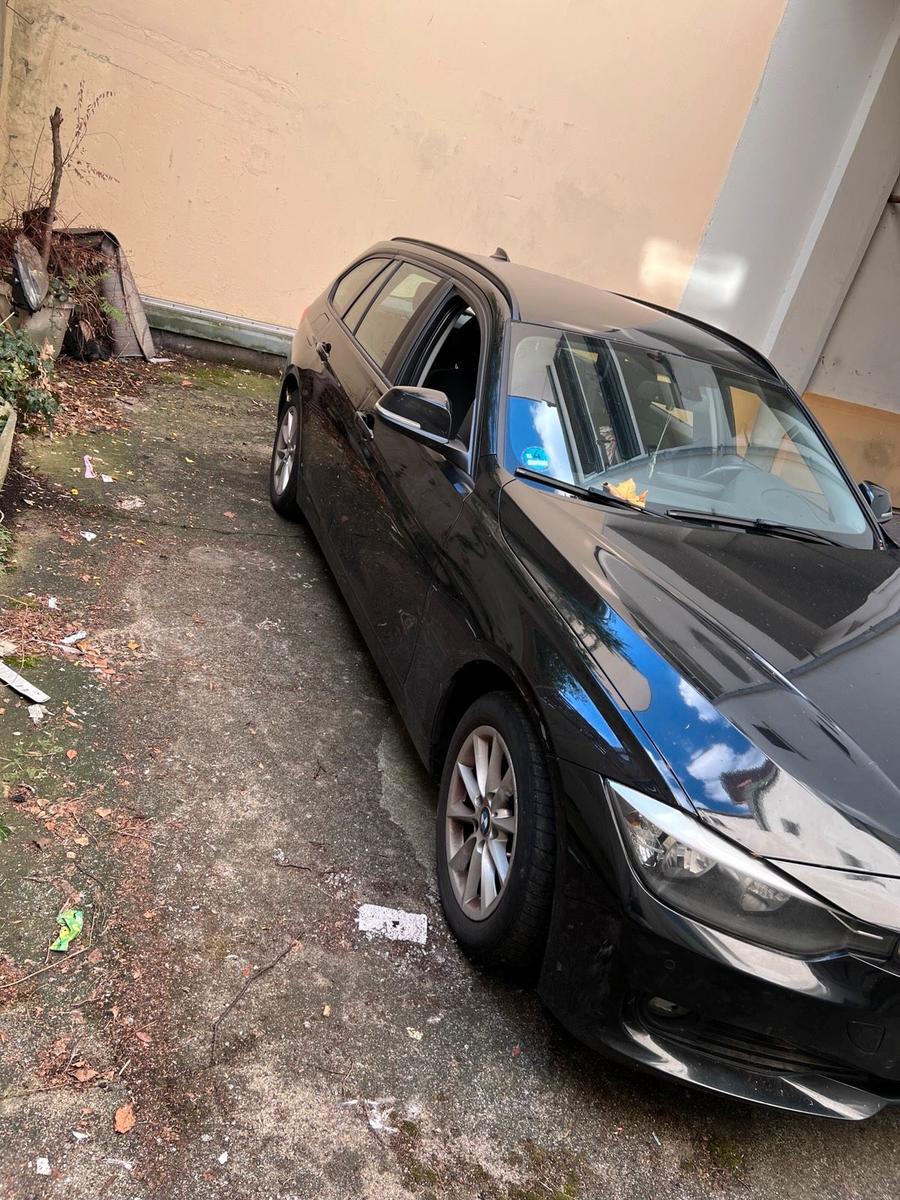 BMW 318 2014 — interior