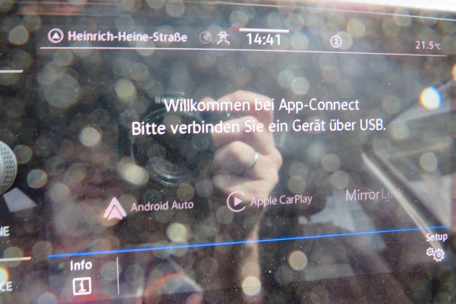 Fahrzeugabbildung Volkswagen T-Cross Life LED SPORT-PAKET SITZH. NAVI APP