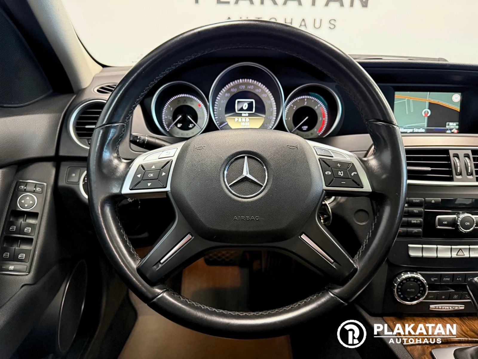 Fahrzeugabbildung Mercedes-Benz C 180CDI T-Model Bi-Xenon Automatik NAVI AHK