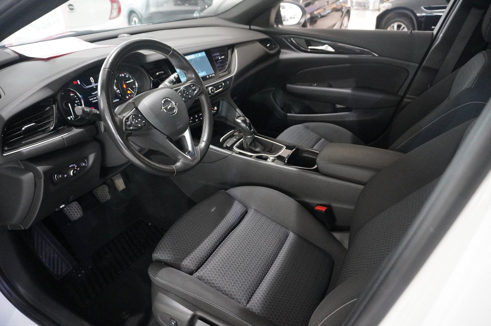 Fahrzeugabbildung Opel Insignia B ST 2.0D BUSINESS NAVI/LED/KAMERA/DAB+