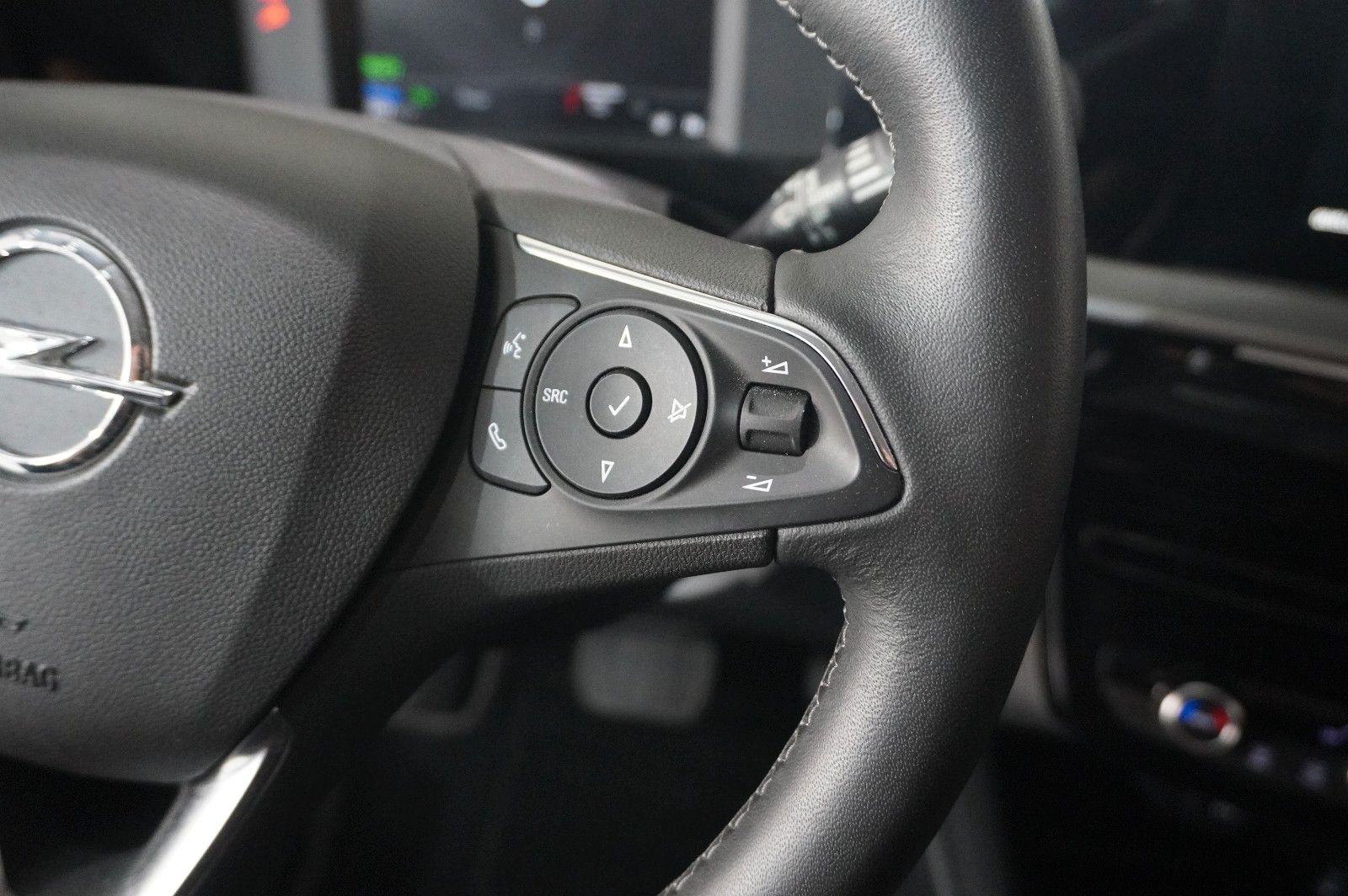 Fahrzeugabbildung Opel Mokka-e EDITION 1-PHASIG LED/SPORT/KAMERA/DAB+