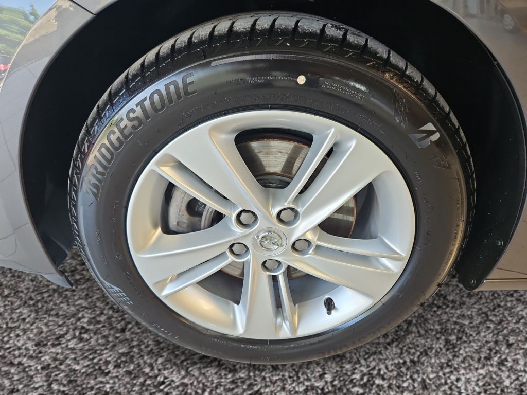 Fahrzeugabbildung Opel Insignia Sports Tourer 2.0 Diesel Aut. Elegance