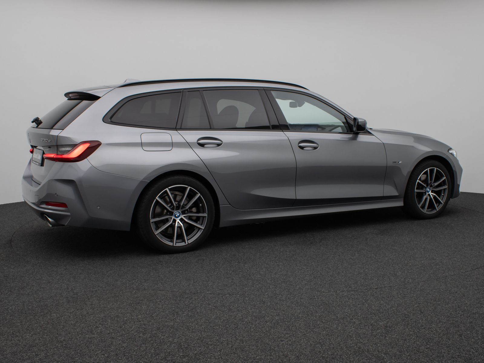 Fahrzeugabbildung BMW 330e Panorama Kamera HUD DAB HiFi AHK Sport Lede