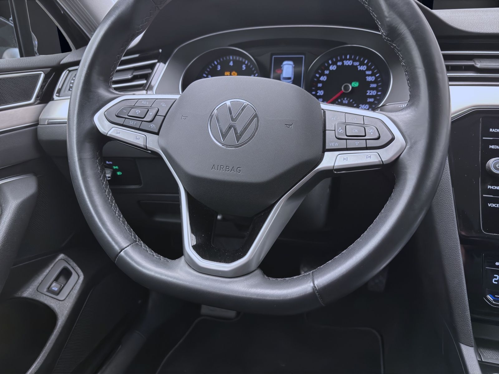 Volkswagen Passat Variant - Bild 13