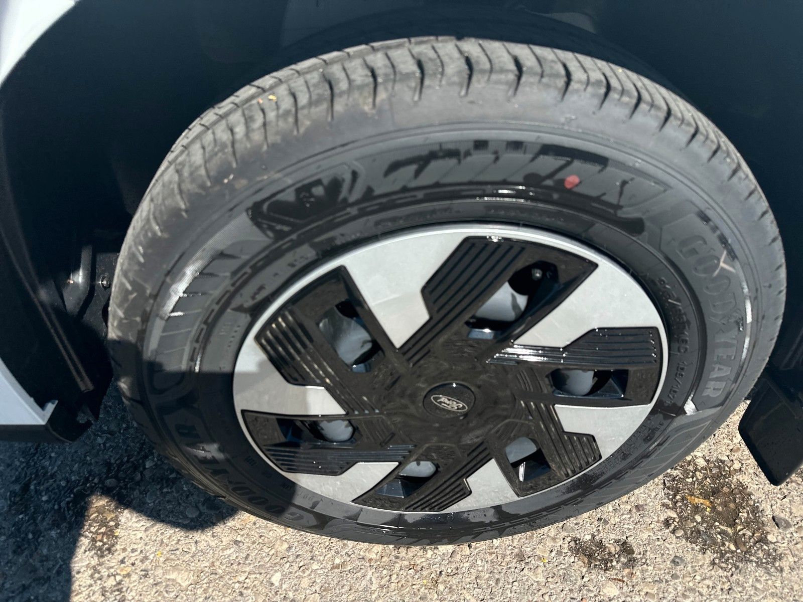 Fahrzeugabbildung Ford Transit Custom Kasten 320 L1 Trend FWD PHEV