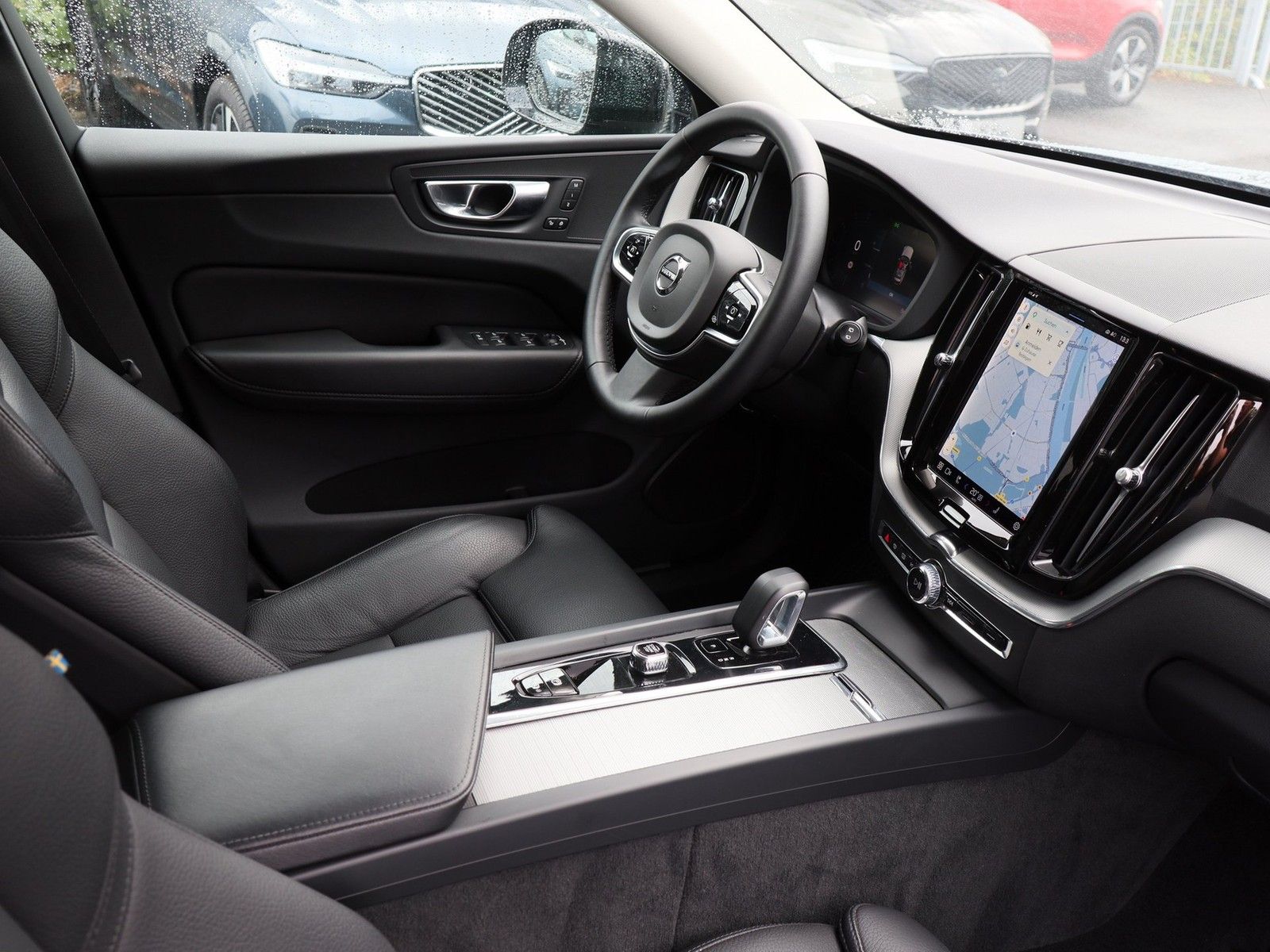 Volvo XC60 B4 (D) Plus Dark NP:66.390,-//AHK/LED/GOOGL imagem 3