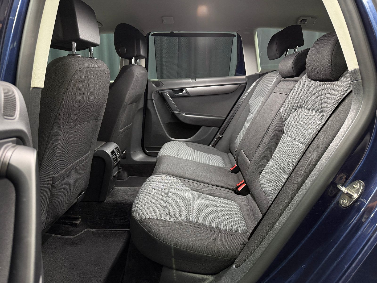 Fahrzeugabbildung Volkswagen Passat Comfortline BlueMotion |PDC|