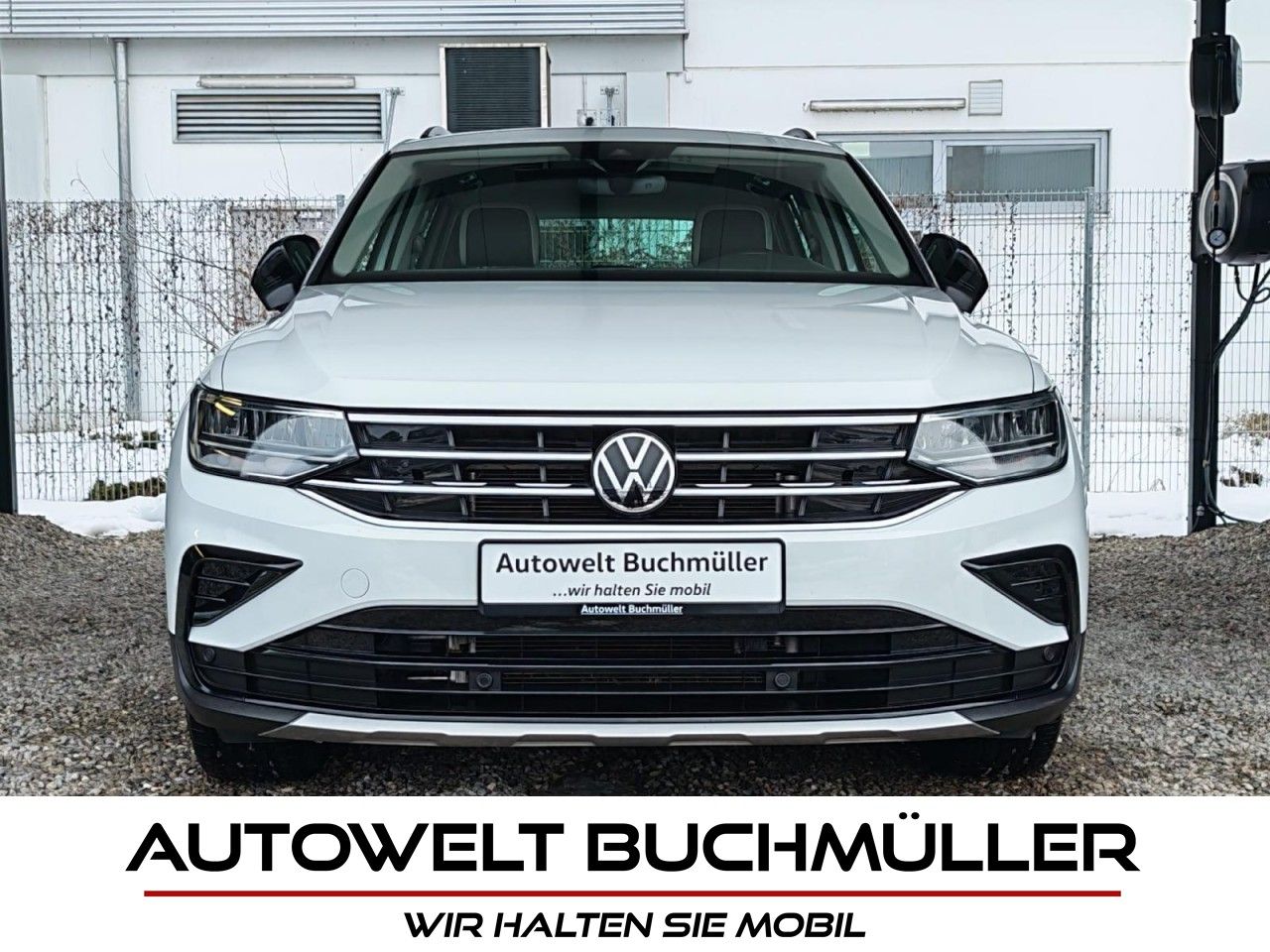 Gebrauchtwagen Volkswagen Tiguan Tiguan 2.0 TDI DSG,4MOTION,STANDH,AHK,PANO in Nersingen