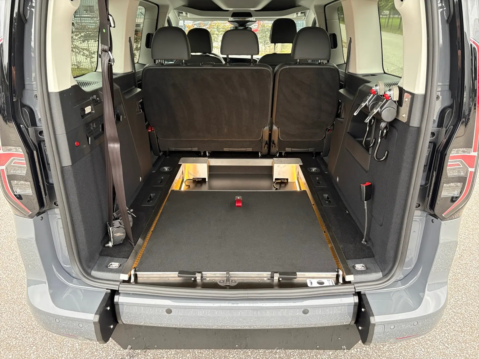 Volkswagen Caddy Maxi Style 1,5 TSI DSG *ROLLSTUHLRAMPE*