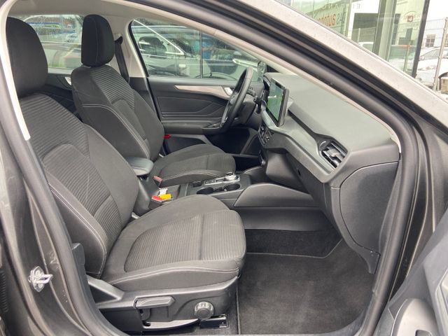 Fahrzeugabbildung Ford Focus Turnier Titanium NAVI+RFK , AHK abnehmbar