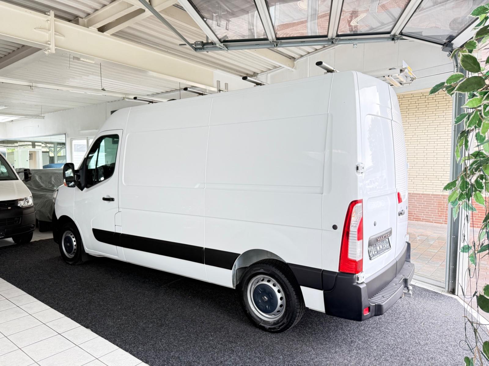 Renault Master L2H2 *Sortimo-Werkstatt-Regale*