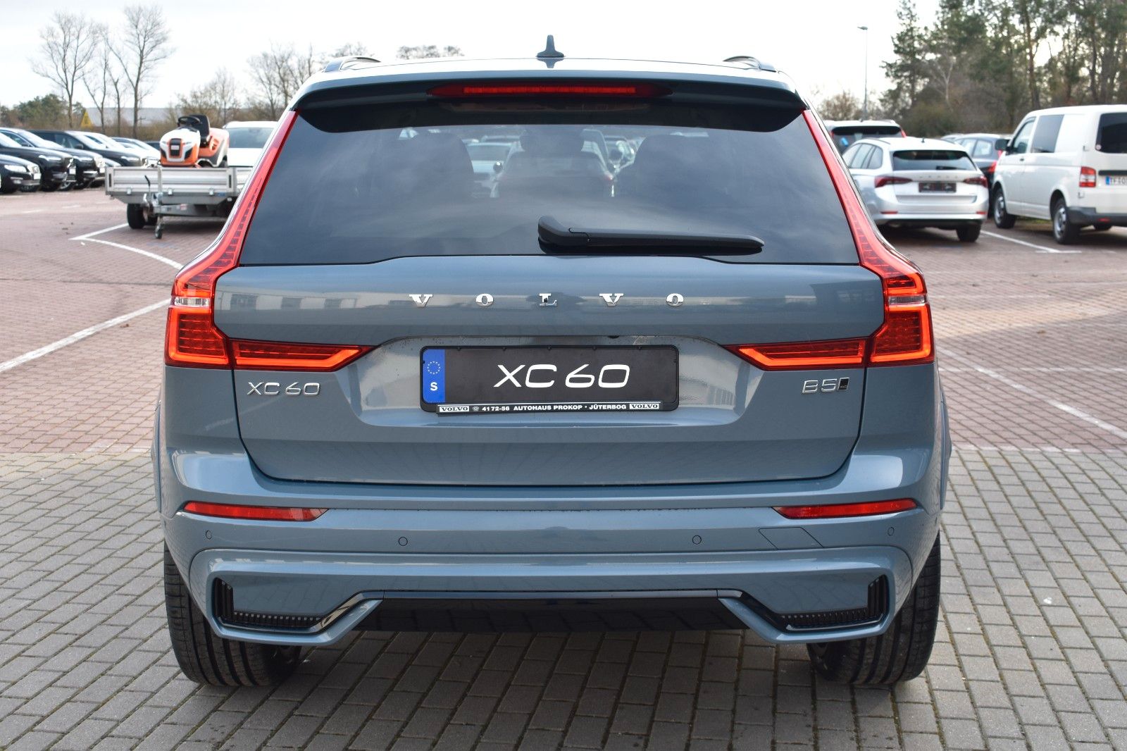 Fahrzeugabbildung Volvo XC60 B5 D AWD Ultimate Dark*STDHZG*360°*LUFT*AHK