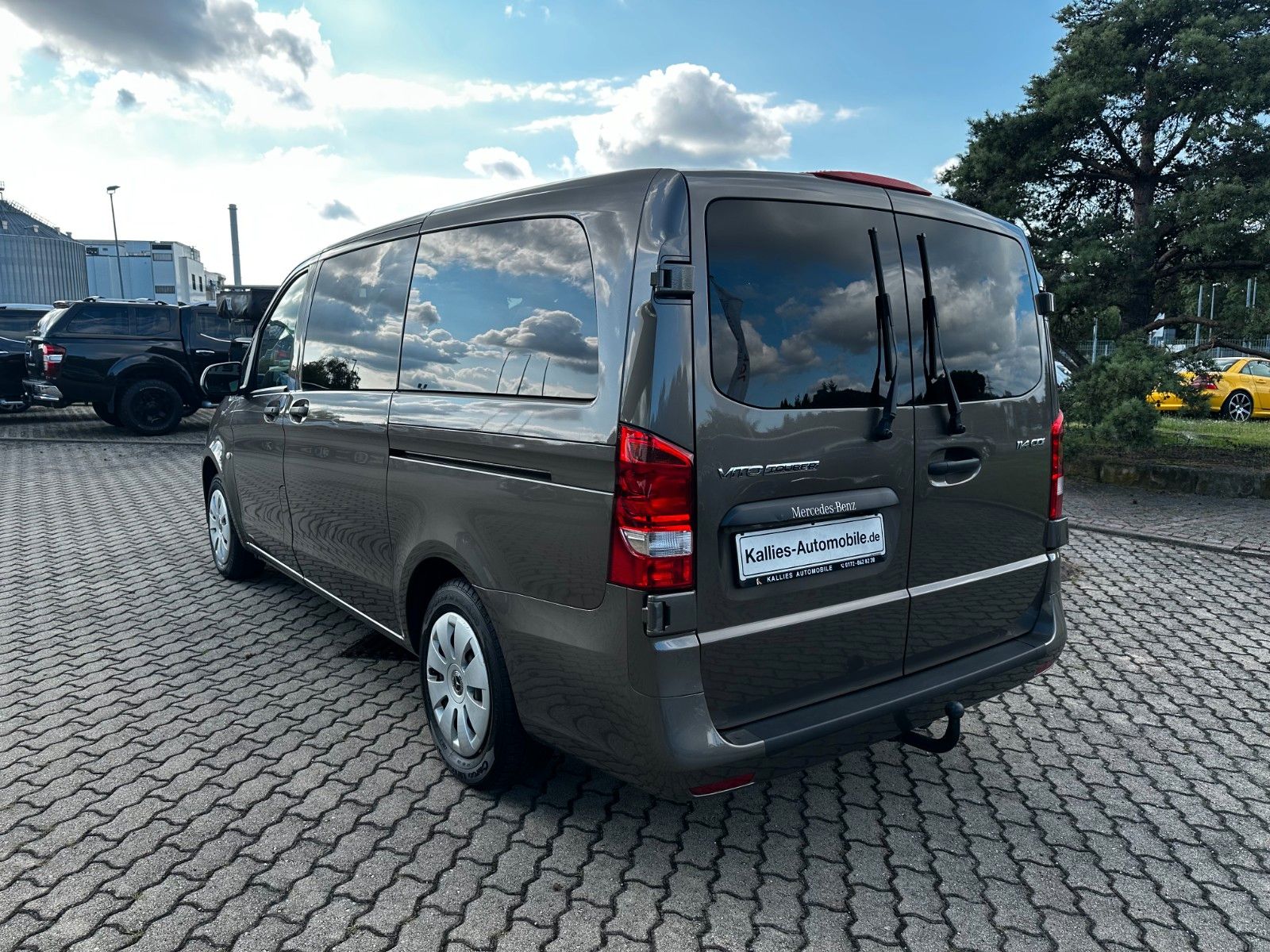 Fahrzeugabbildung Mercedes-Benz Vito Tourer 114/116/119 CDI, zwei Schiebtüren