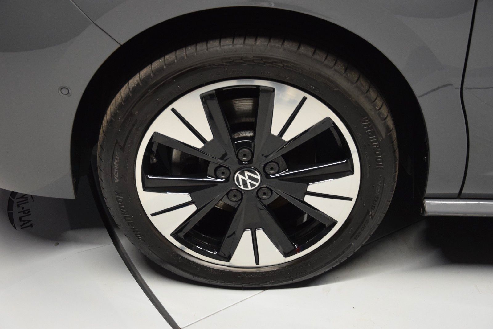 Fahrzeugabbildung Volkswagen Style lang Pano. ACC Kamera AHK DCC vis-a-vis