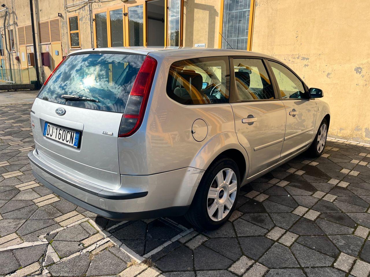 Ford Focus 2007 — photo 9