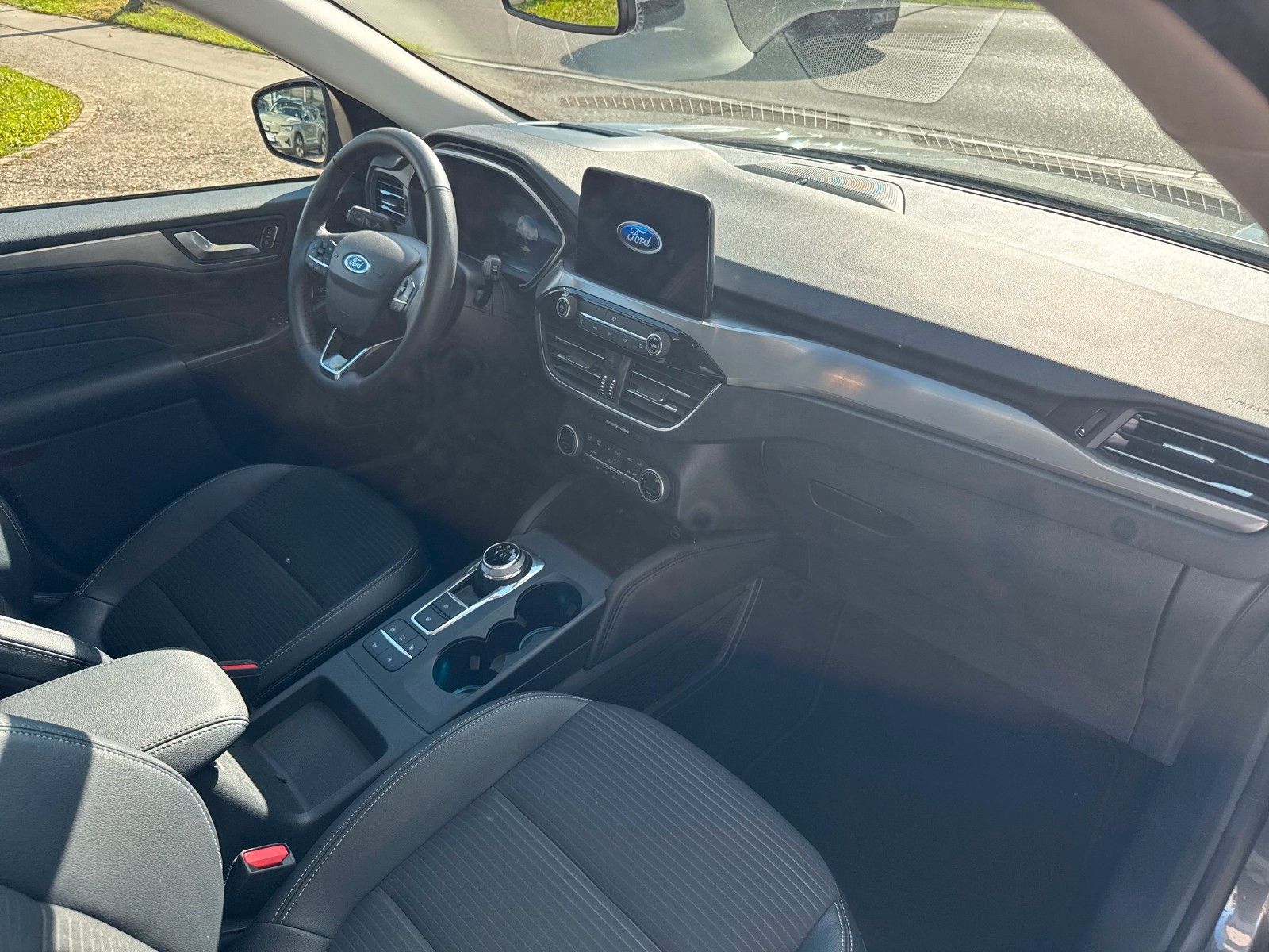 Fahrzeugabbildung Ford Kuga Plug-In Titanium X, AHK, ACC-TEMPOMAT