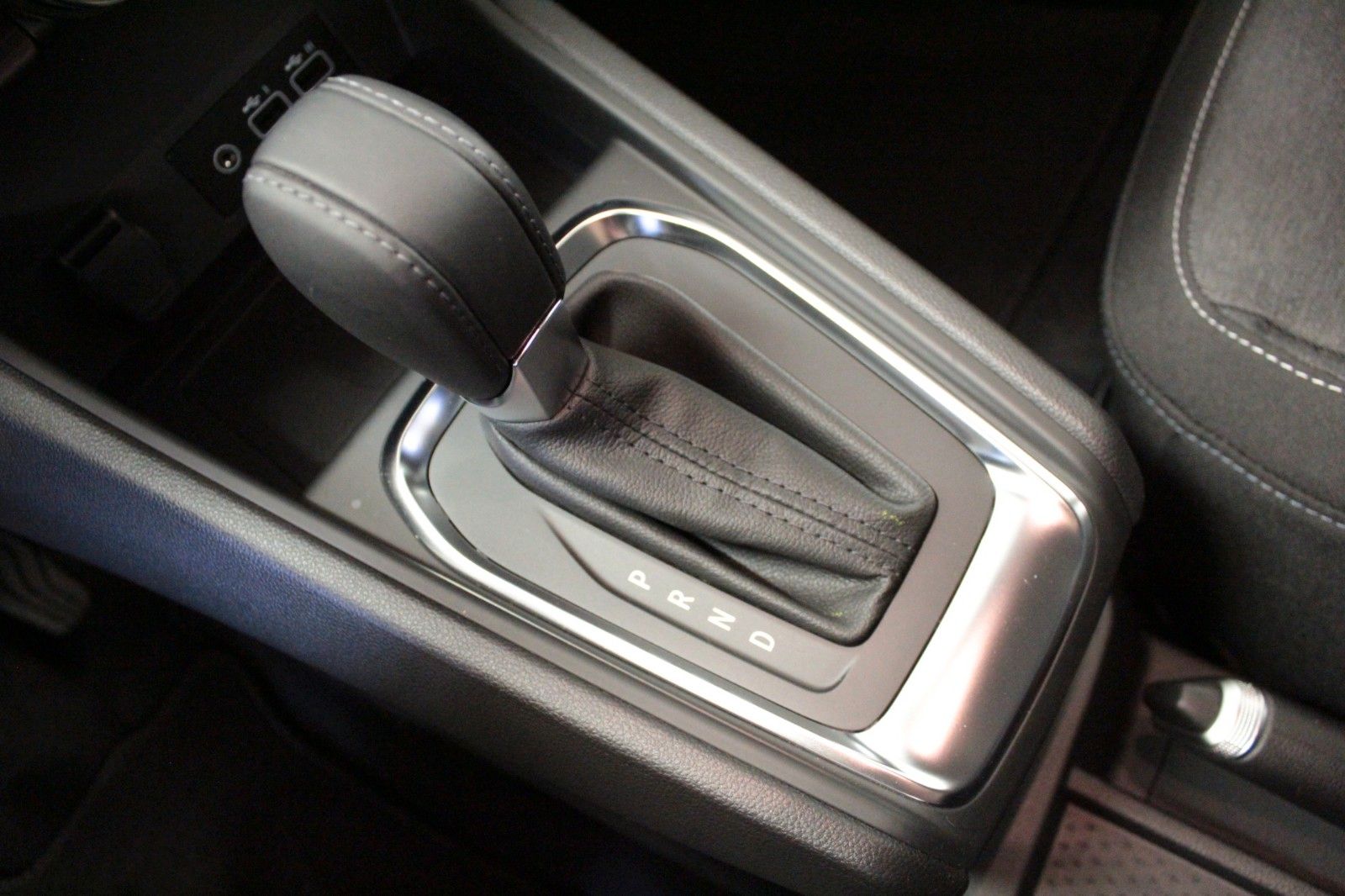 Fahrzeugabbildung Renault Captur Mild Hybrid 140  EDC Evolution*Easy Link*