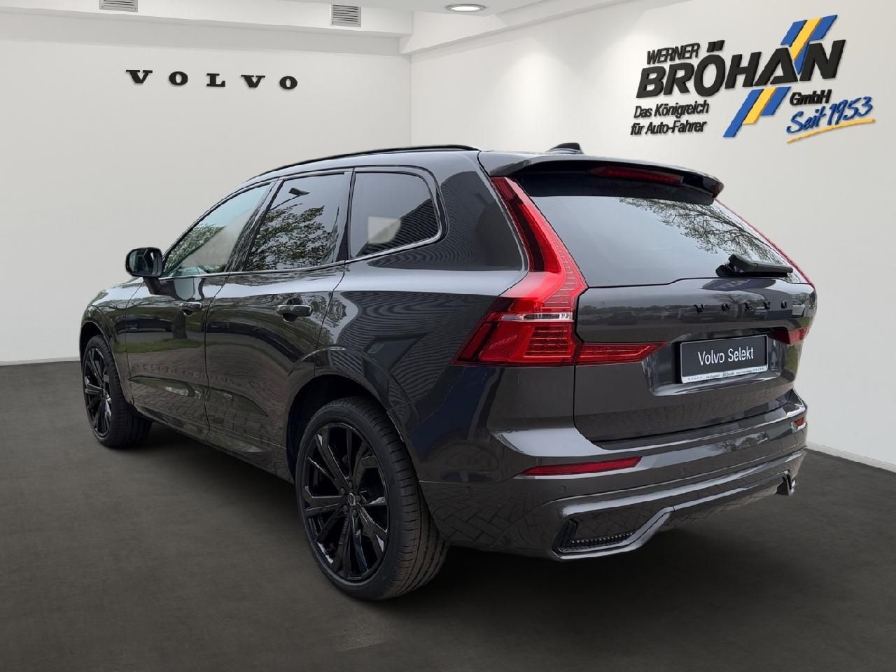 Fahrzeugabbildung Volvo XC60 B5 AWD Benzin Plus Dark