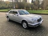Mercedes-Benz E200 Automatik (W210) | Sehr gepflegt - Mercedes-Benz E 200: Limousine, W210