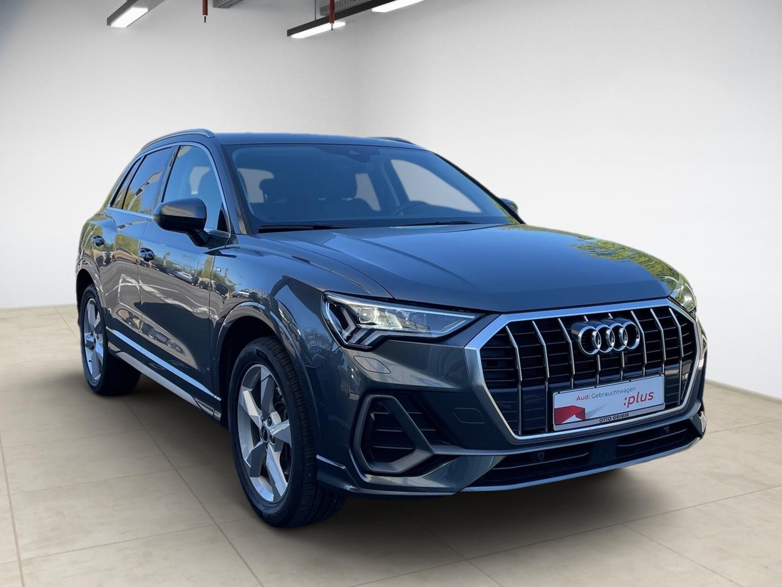 Audi Q3 45 TFSI e S-line Matrix Business TopView