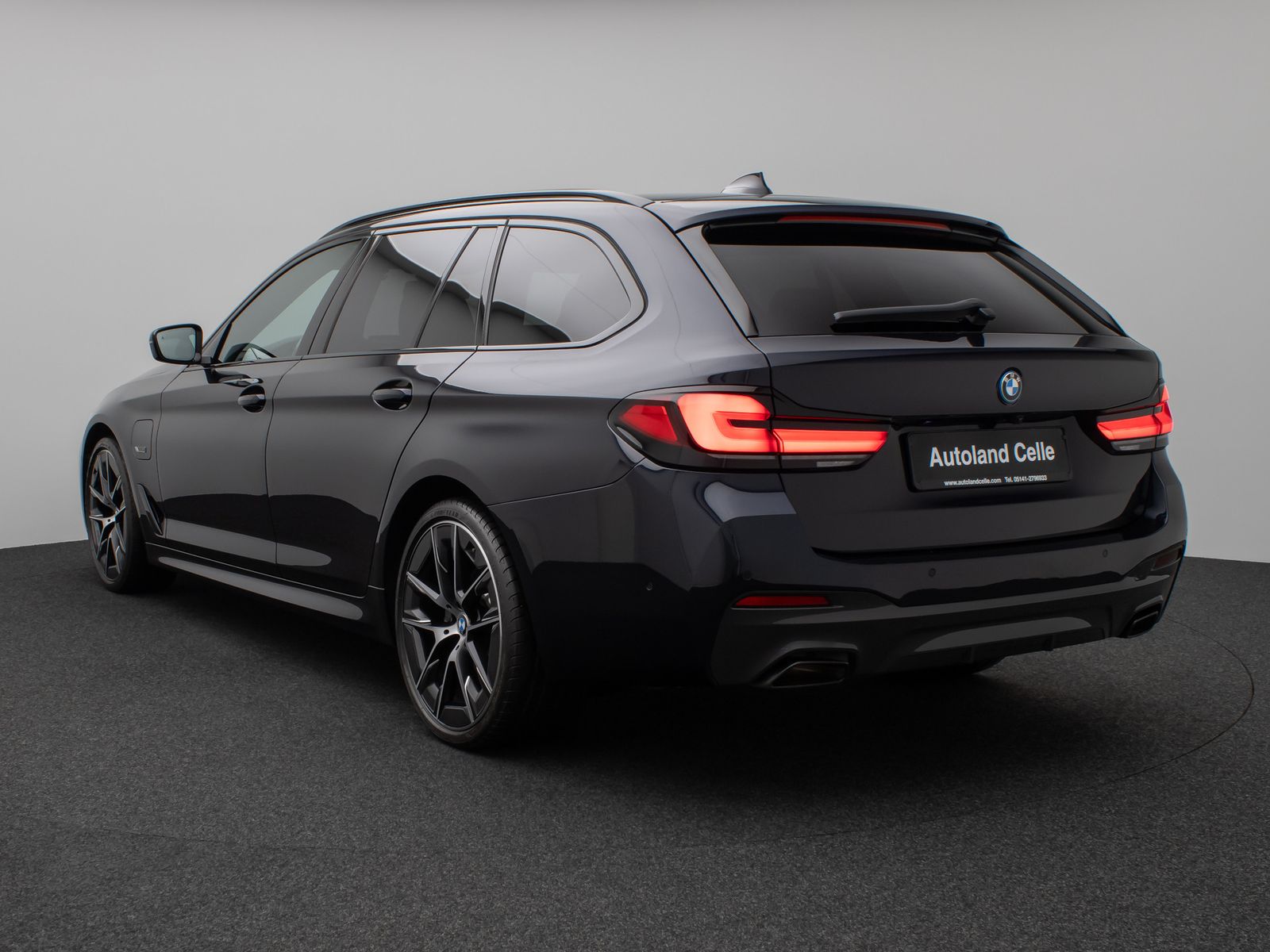 Fahrzeugabbildung BMW 530e xD M Sport Kamera HUD HiFi Komfort 20Zoll