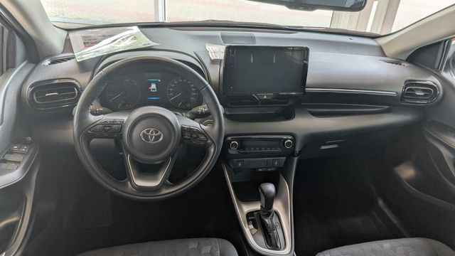 Fahrzeugabbildung Toyota Yaris 1.5 Business Edition KlimaA,Navi,SHZ,ACC