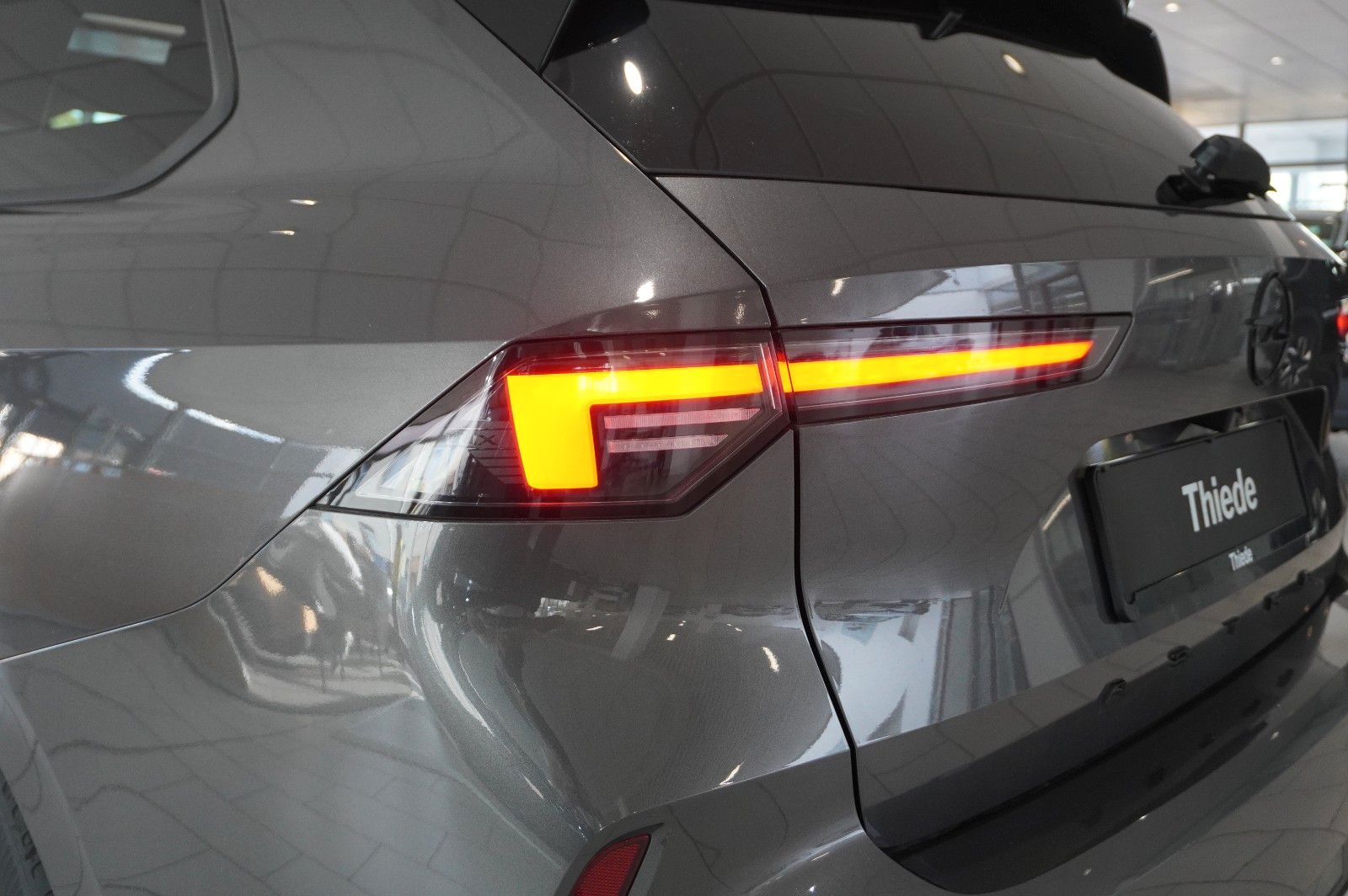 Fahrzeugabbildung Opel Astra L ST 1.2T GS SPORT NAVI/LED/360°/PANO./HUD
