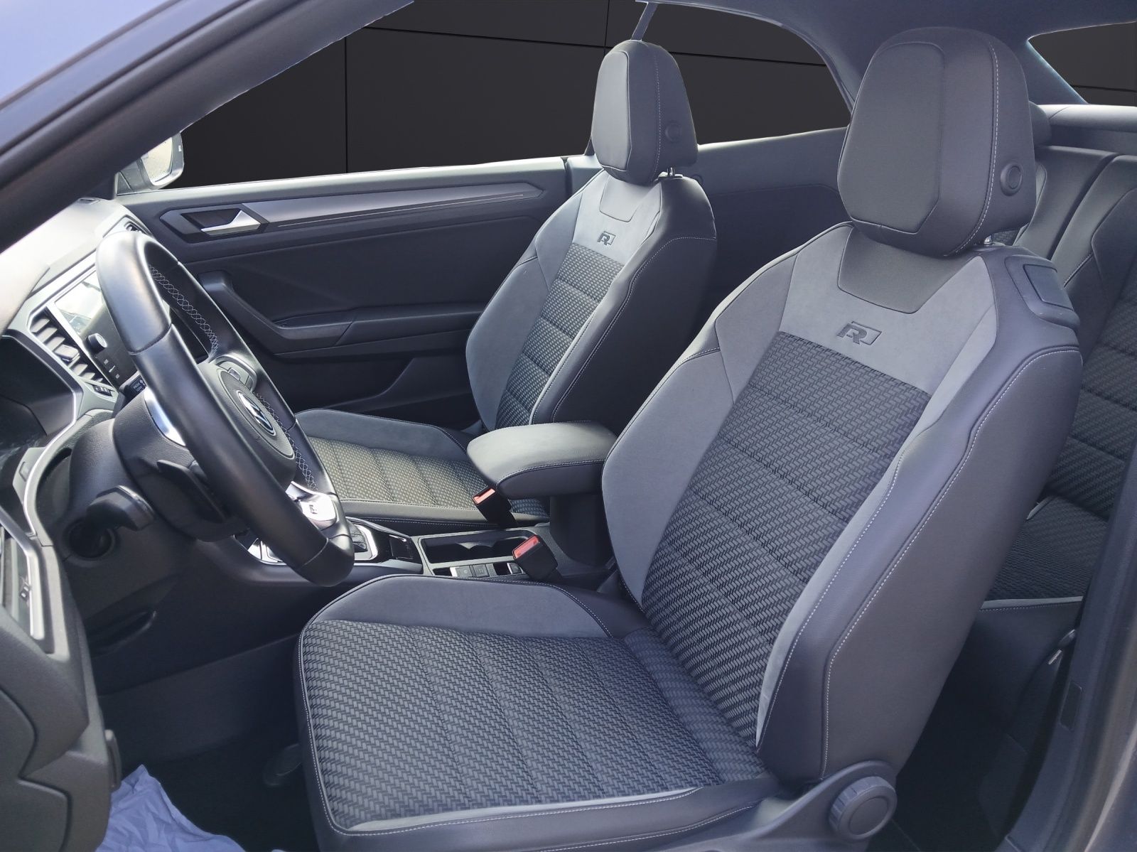 Fahrzeugabbildung Volkswagen T-Roc Cabriolet TSI R-line DSG LED AHK Navi ACC