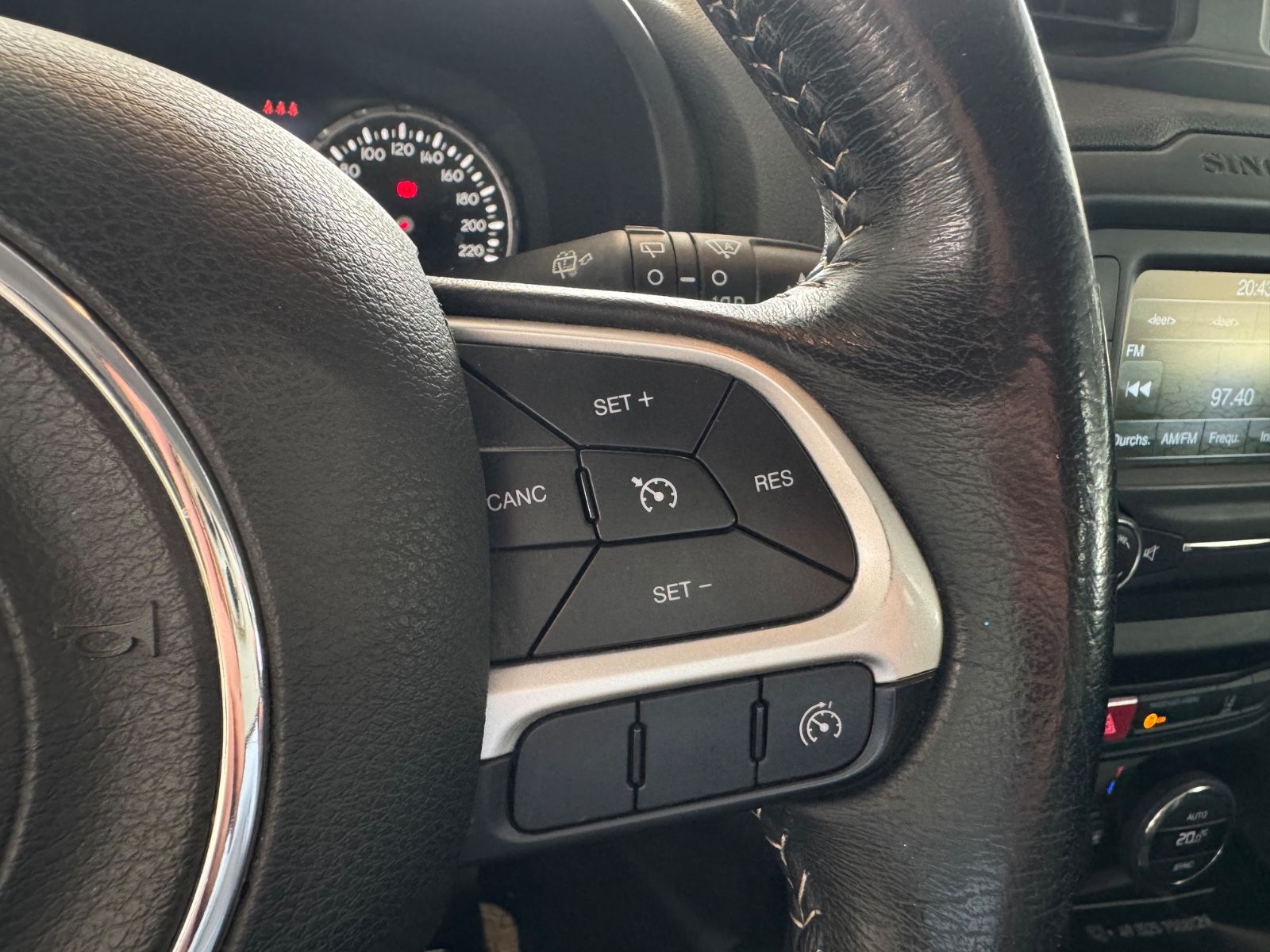 Fahrzeugabbildung Jeep Renegade Limited Adv. Ed. 4x4/LEDER/AHK/KLIMA/SH
