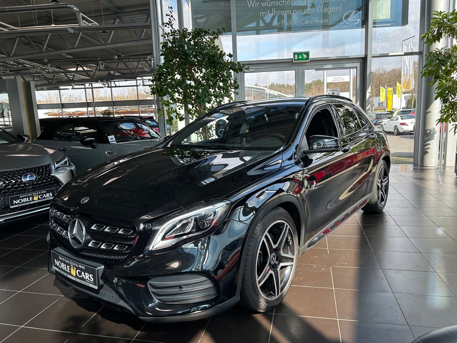 Fahrzeugabbildung Mercedes-Benz GLA 250 AMG Line NIGHT H/K LED NAV SHZ