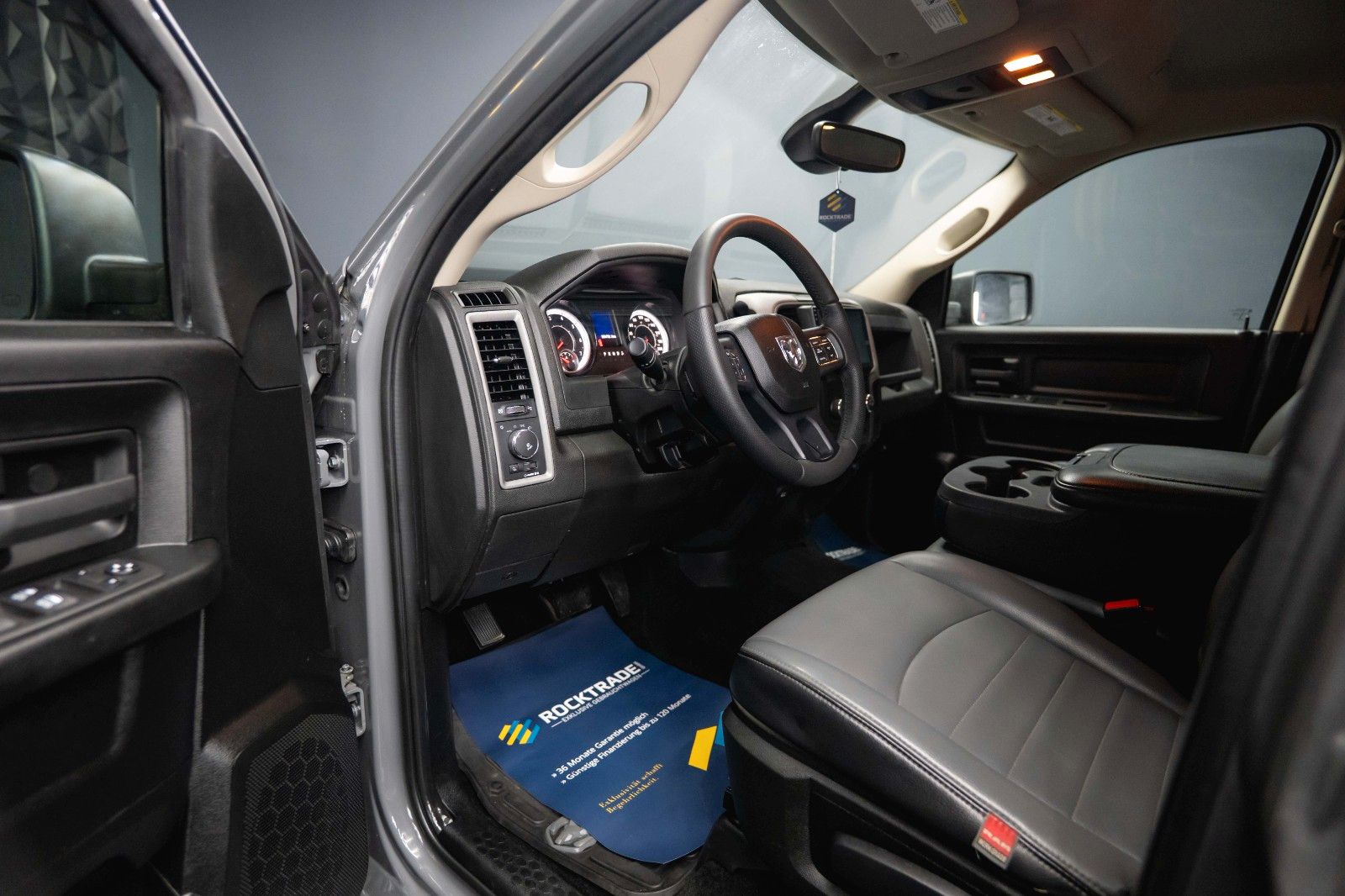 Fahrzeugabbildung Dodge RAM 5.7 V8 HEMI 4x4 OFFROAD Night-Paket LONGBED