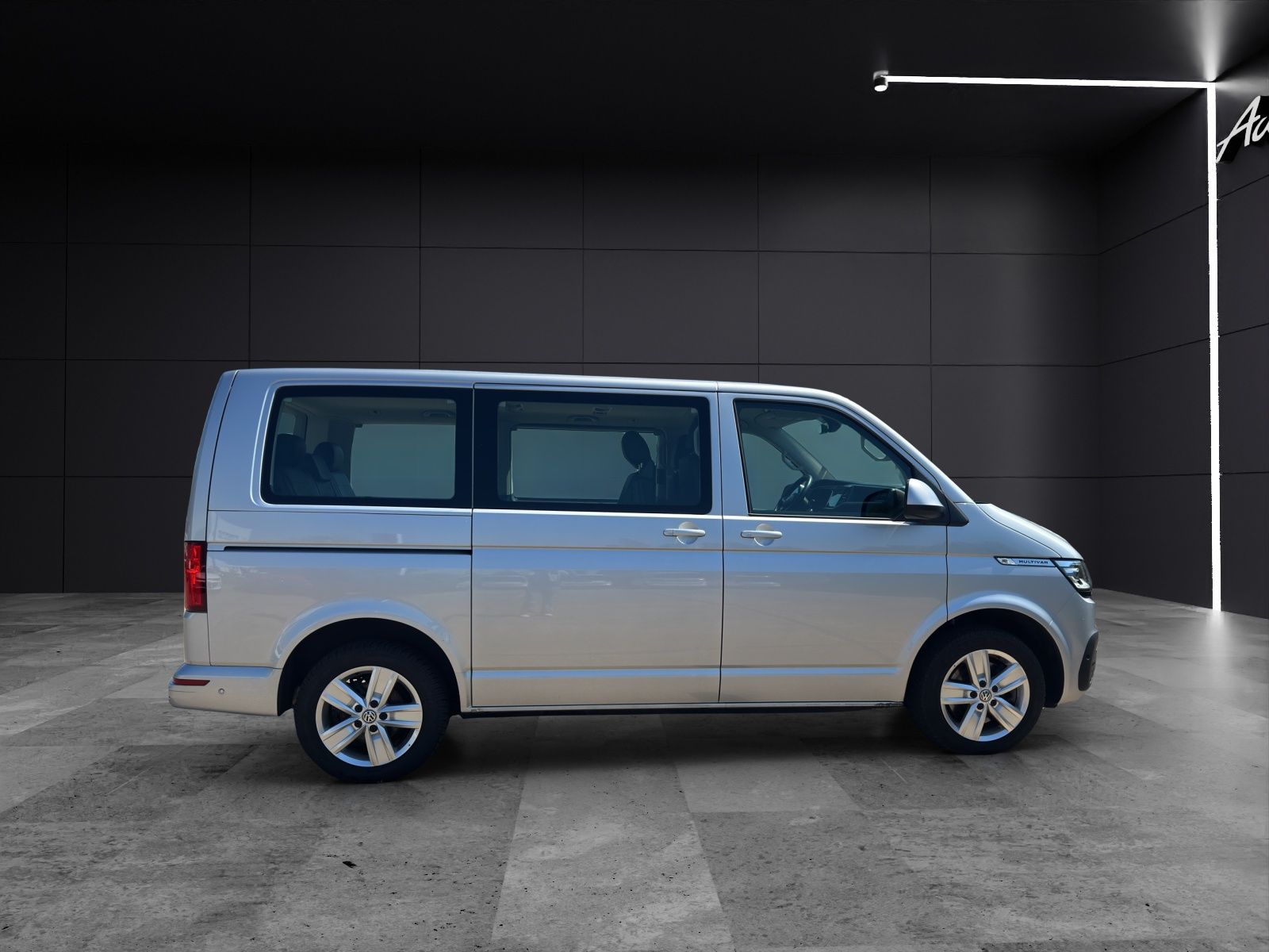 Fahrzeugabbildung Volkswagen T6 Multivan T6.1 TDI DSG 4M LED DCC AHK NAVI STH