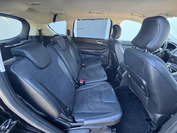 Ford S-Max - 12